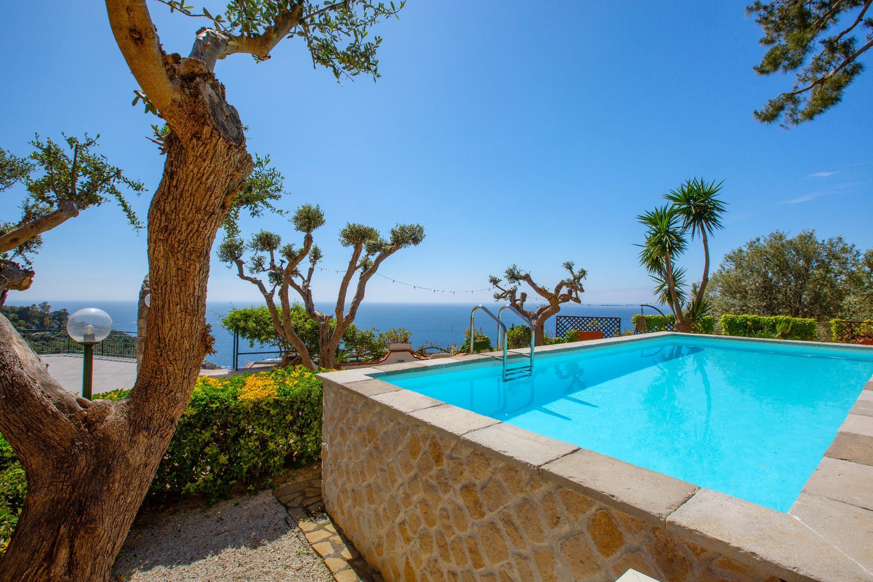 Jamali villa photo.